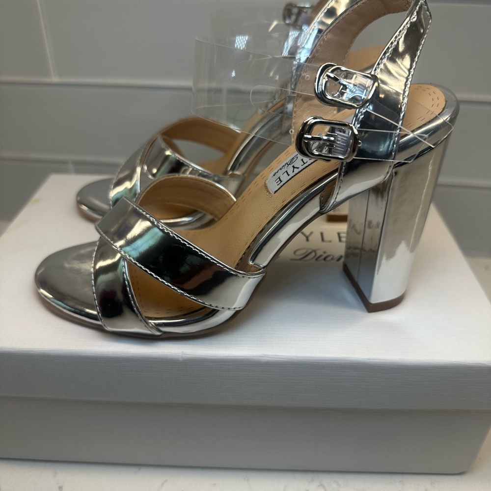 Diverse Style Silver Metallic Crisscross High Heel Sandals - Picture 2 of 3
